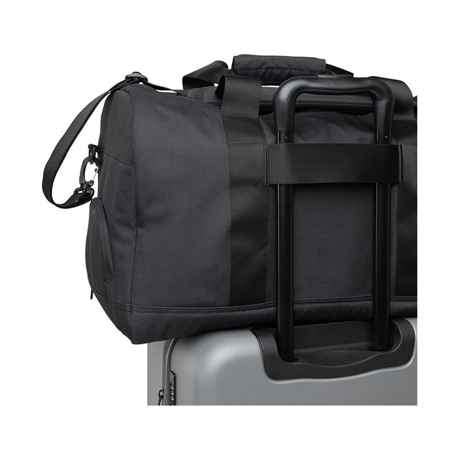 Herschel Novel Duffle Tech 45L Black Black