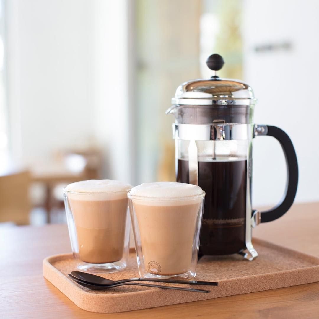 Bodum Pavina glasses filled with tea and coffee
