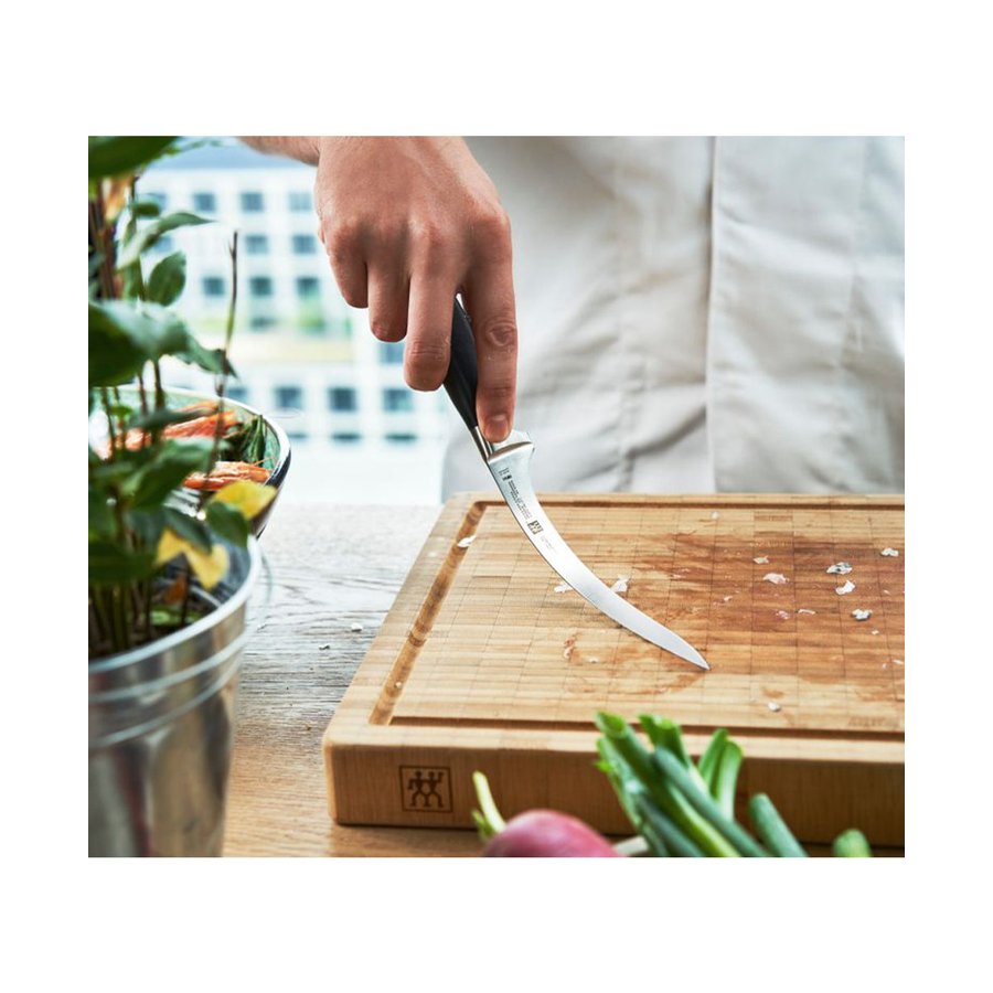 Zwilling Four Star 18cm Filleting Knife Black Black