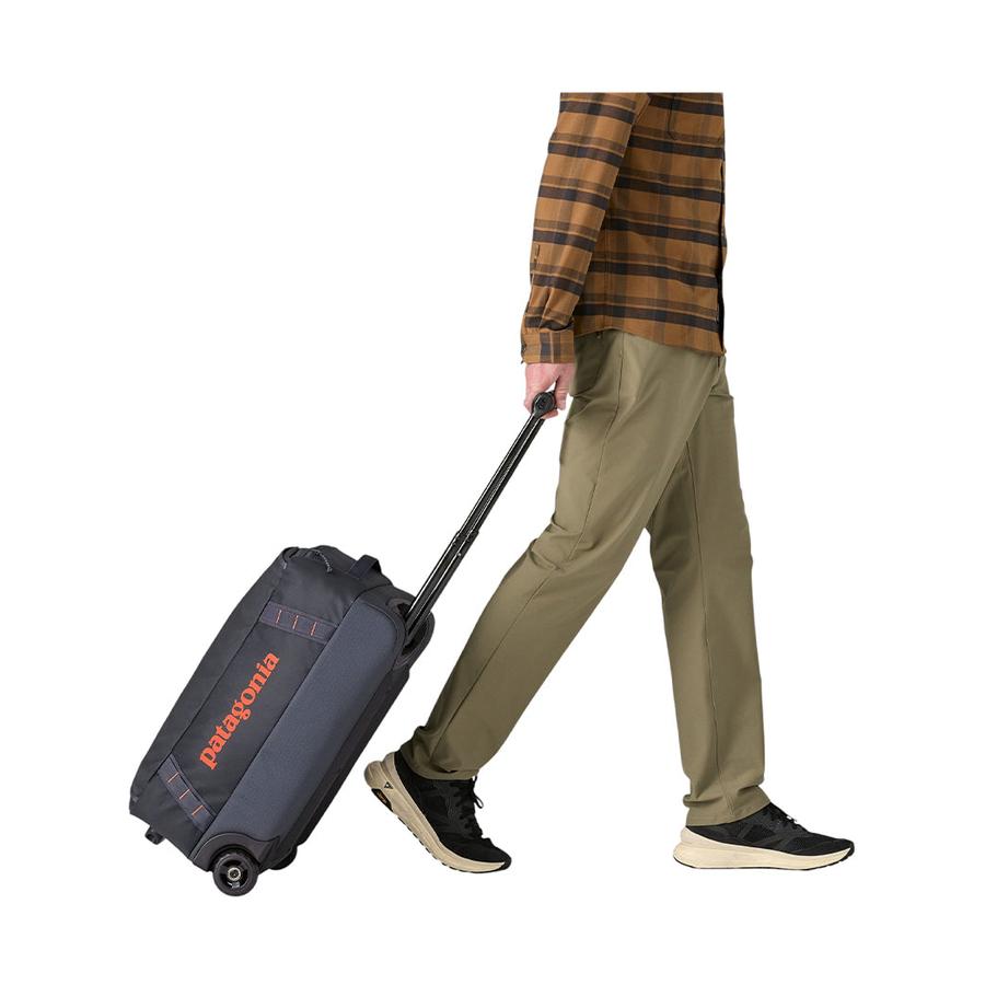 Patagonia Black Hole Matte Wheeled Duffle 40L Smolder Blue Smolder Blue