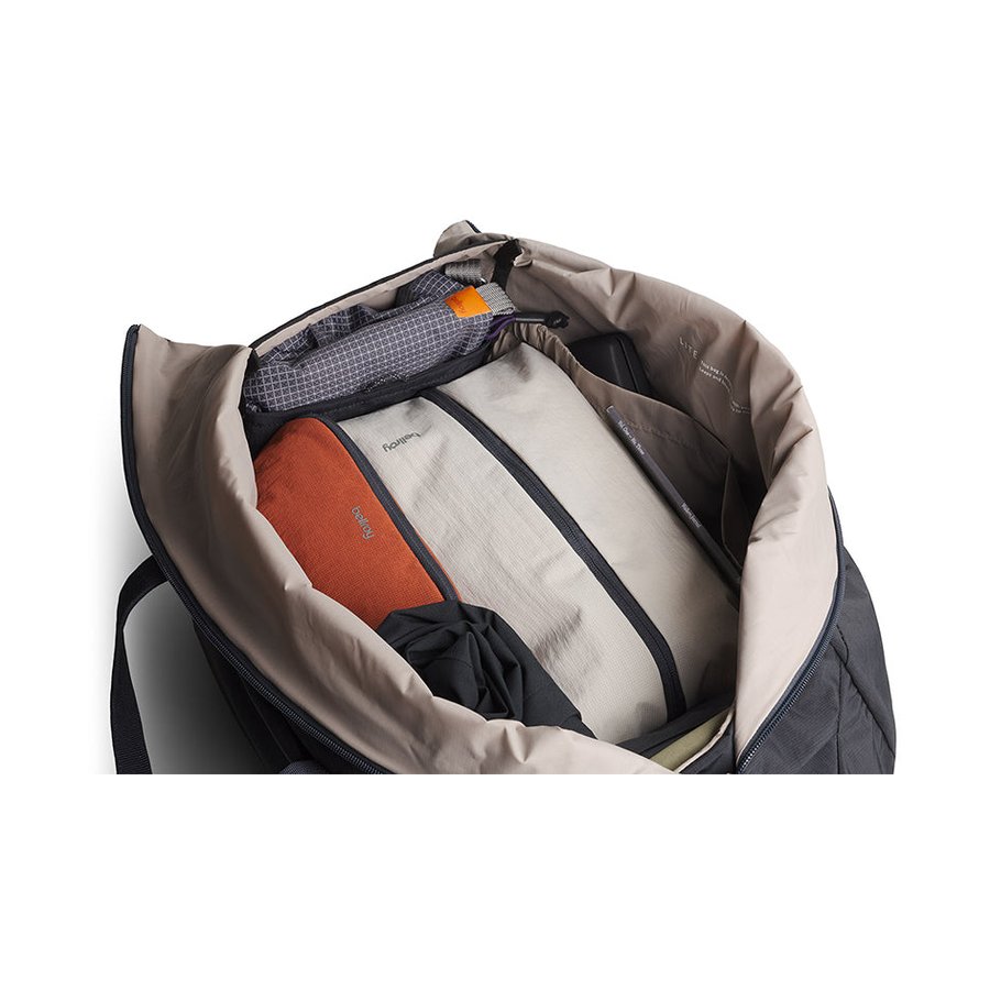 Bellroy Lite Duffle 40L Black Black