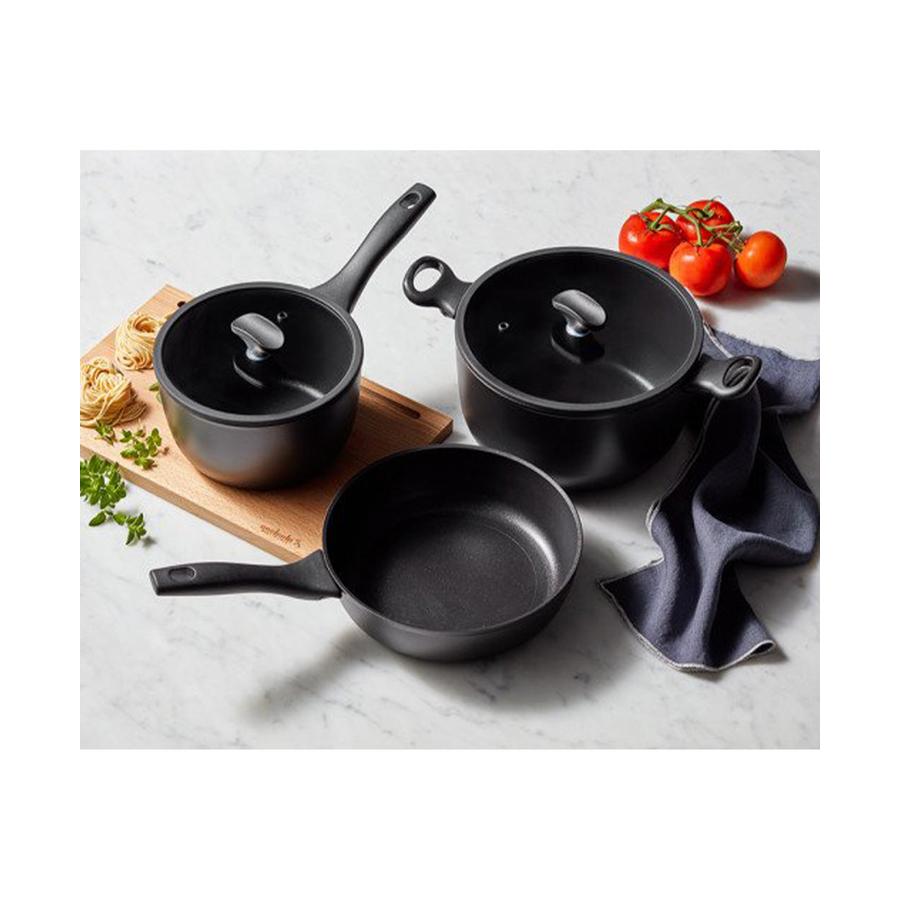 Essteele Per Domani 20cm (2.8L) Covered Saucepan Black Black